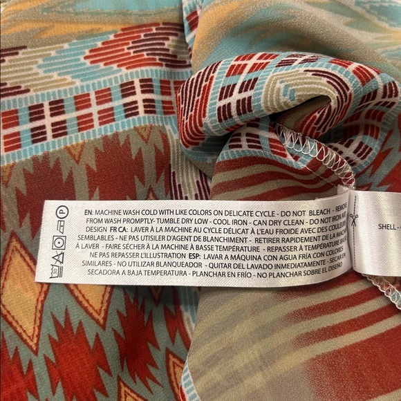 Ariat Women’s Southwest Aztec Ruffle Detail Long Sleeve Pullover Top Western - Picture 7 of 9